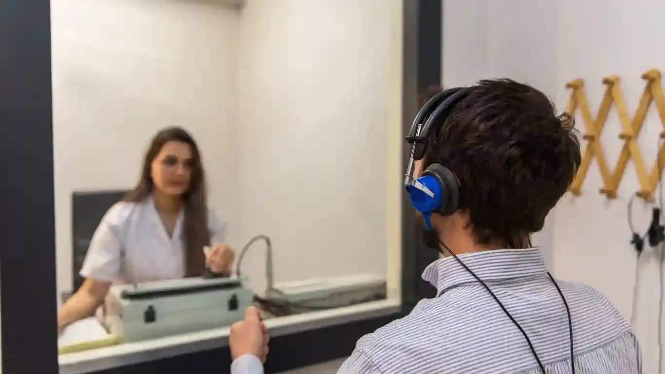 Audiometría Ocupacional con Cabina Silente en Ecuador