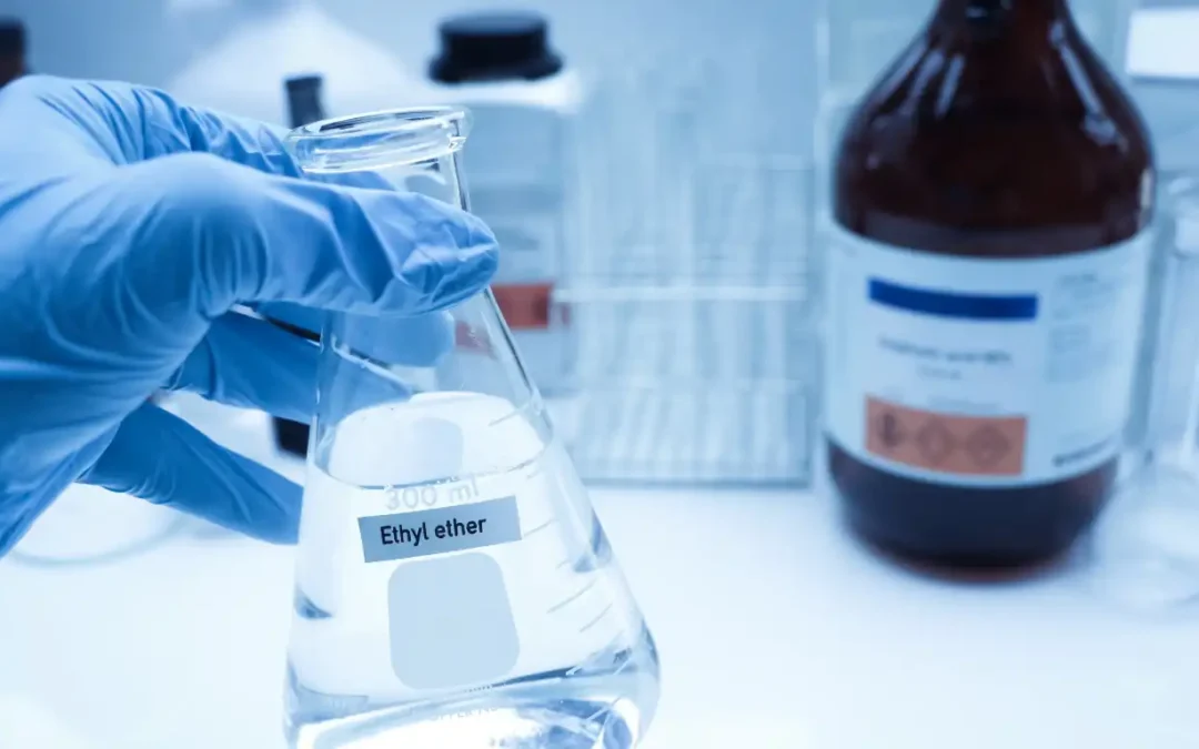 Riesgo Químico en Ecuador: Guía Técnica, Normativa 2026 y Gestión Integral (SGA)